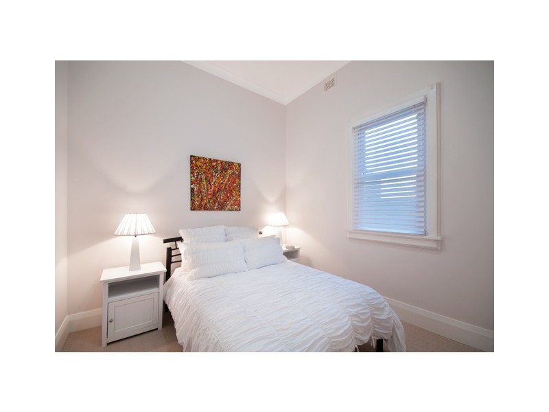 00 The Corso, Manly NSW 2095