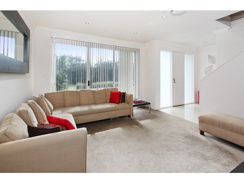 19 Folkestone Terrace, Stanhope Gardens NSW 2768