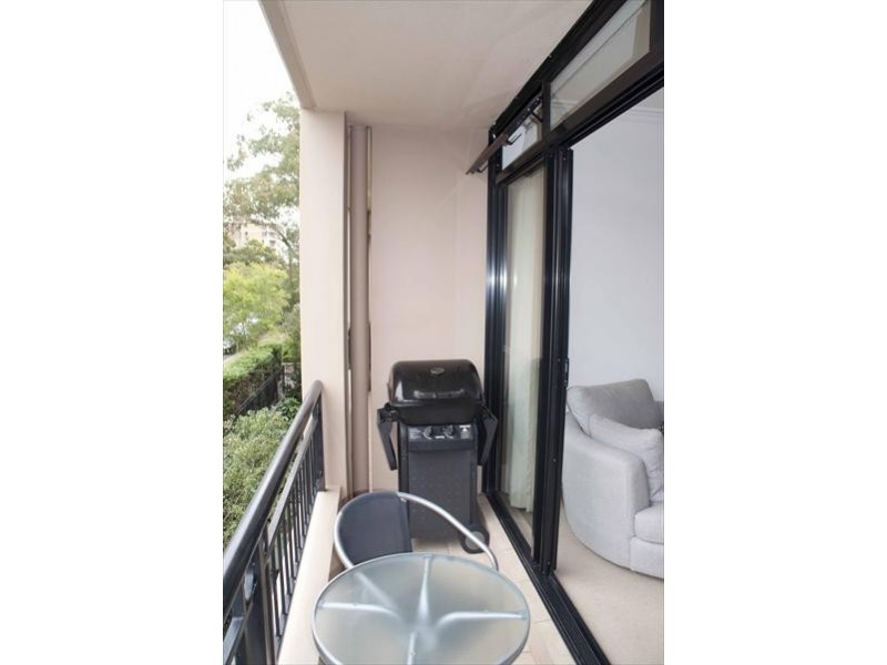 240 Ben Boyd Road, Neutral Bay NSW 2089