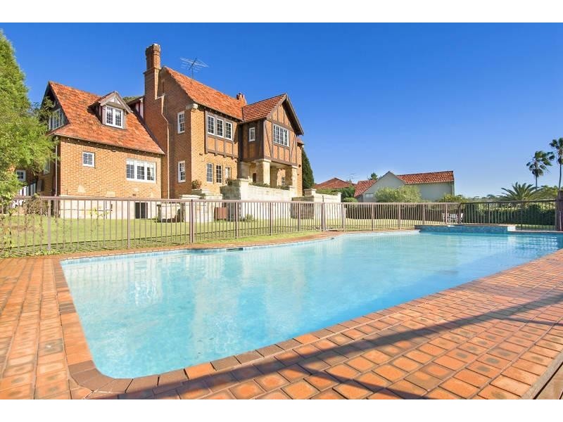 Suffolk Ave, Collaroy NSW 2097