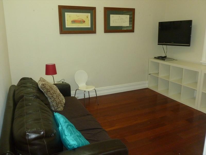 8 Rhodes Avenue, Naremburn NSW 2065