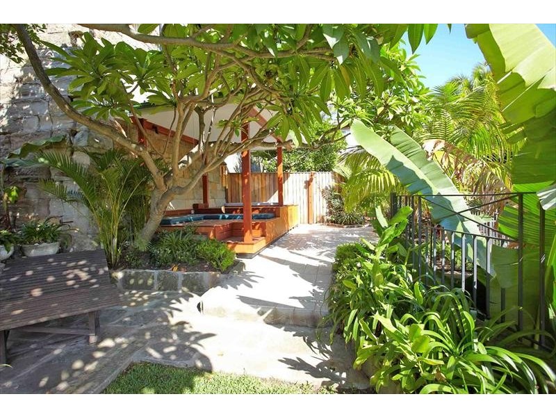 79 New Beach Road, Darling Point NSW 2027