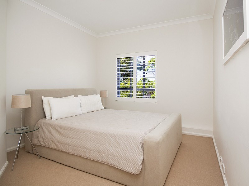 12/4 Holbrook Ave, Kirribilli NSW 2061