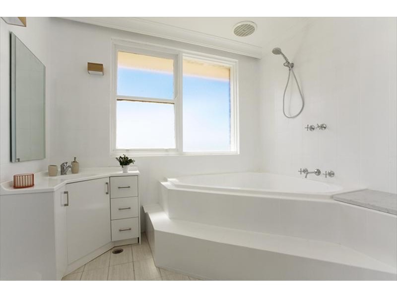 00 Pittwater Rd, Collaroy NSW 2097