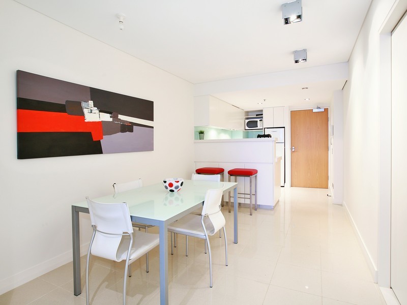 1008/8 Glen Street, Milsons Point NSW 2061