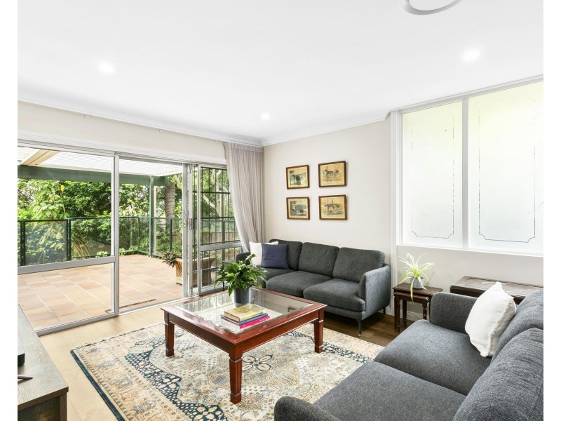 203 Eastern Valley Way, Middle Cove NSW 2068