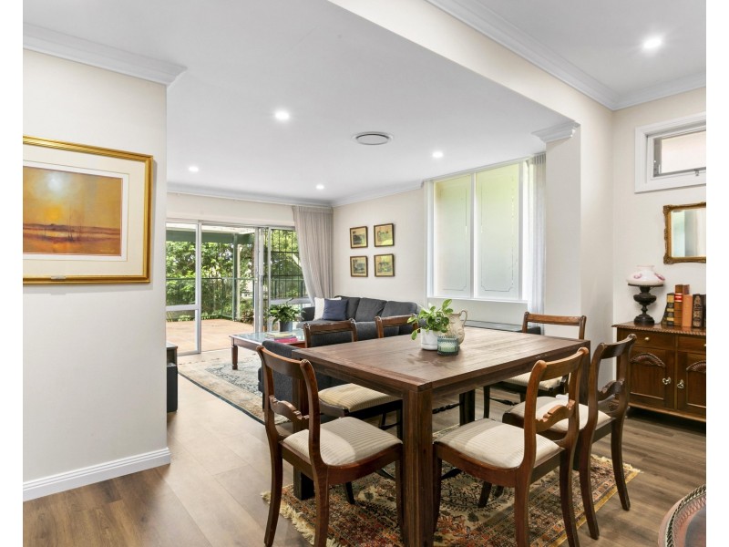 203 Eastern Valley Way, Middle Cove NSW 2068