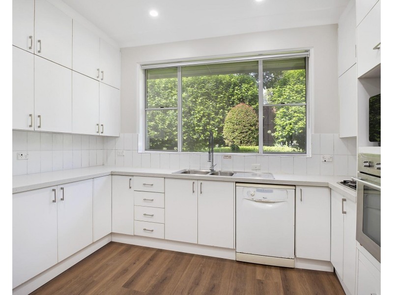 203 Eastern Valley Way, Middle Cove NSW 2068