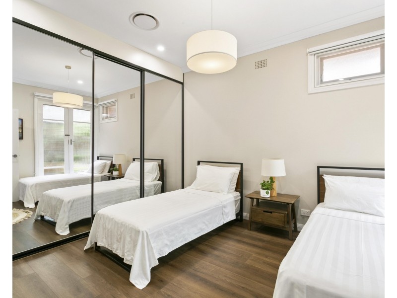 203 Eastern Valley Way, Middle Cove NSW 2068