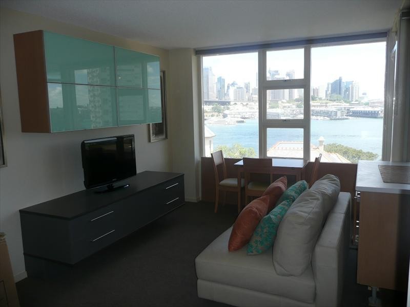 2-4 East Crescent Street, Mcmahons Point NSW 2060