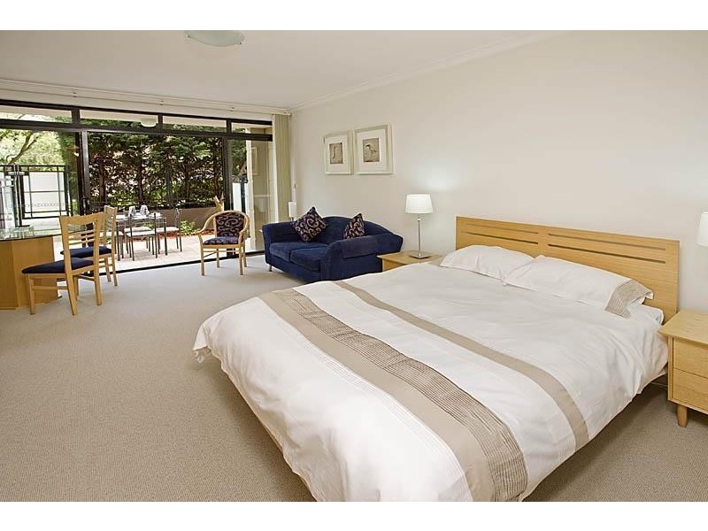 2/240 Ben Boyd Road, Neutral Bay NSW 2089