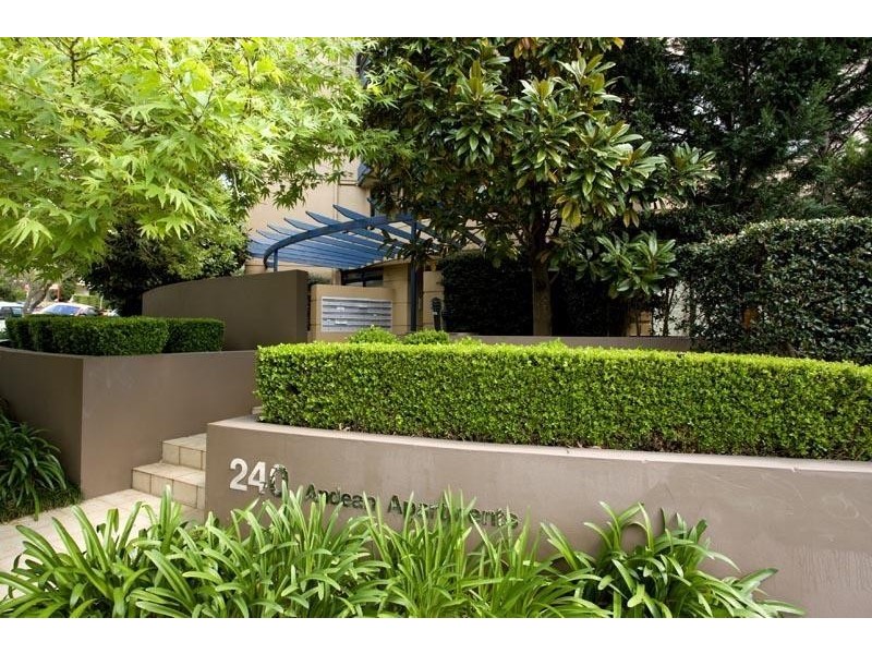 2/240 Ben Boyd Road, Neutral Bay NSW 2089