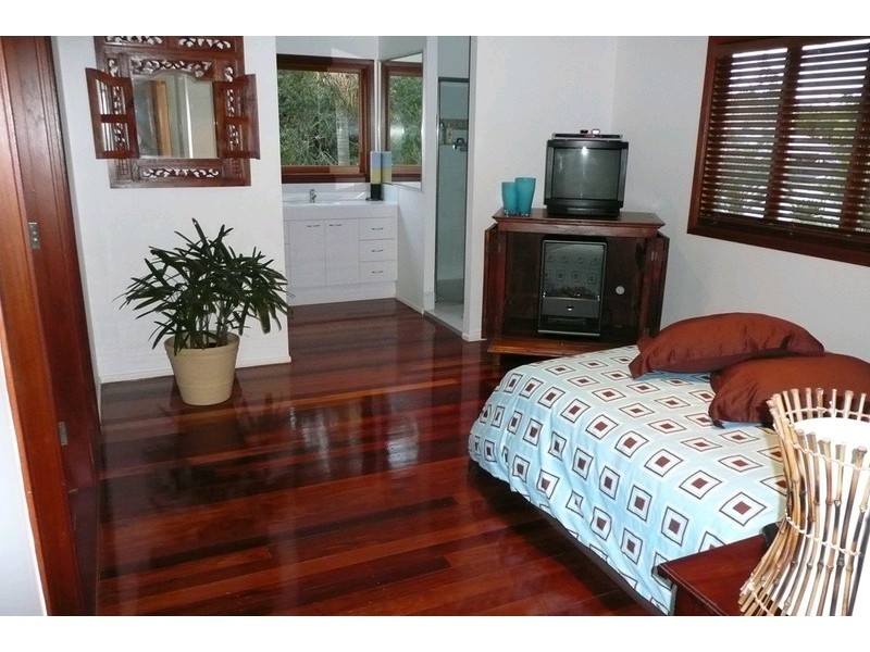 18 Caronga Street, Wavell Heights QLD 4012