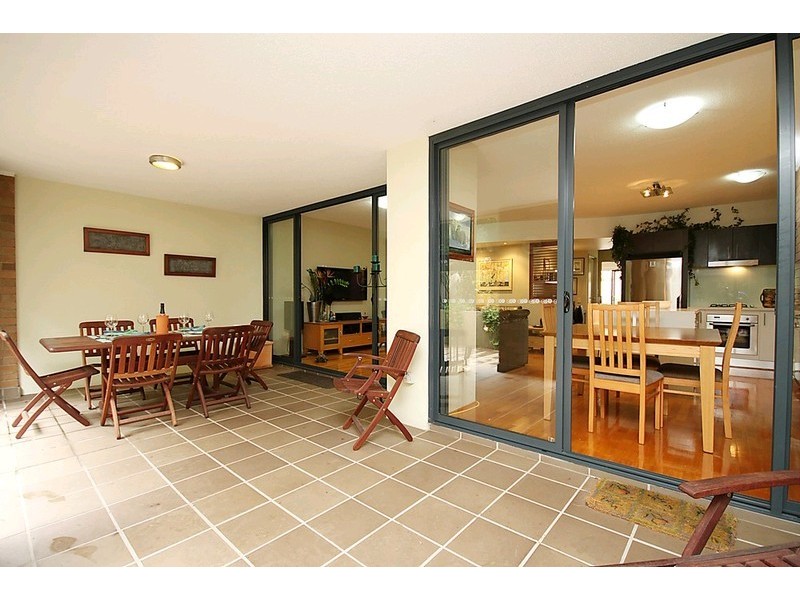 12/110 Commercial Road, Teneriffe QLD 4005