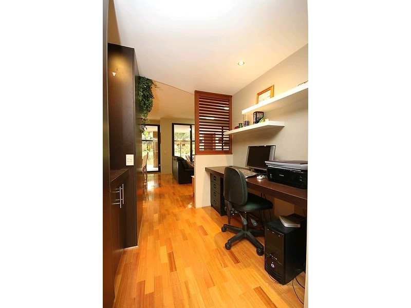 12/110 Commercial Road, Teneriffe QLD 4005