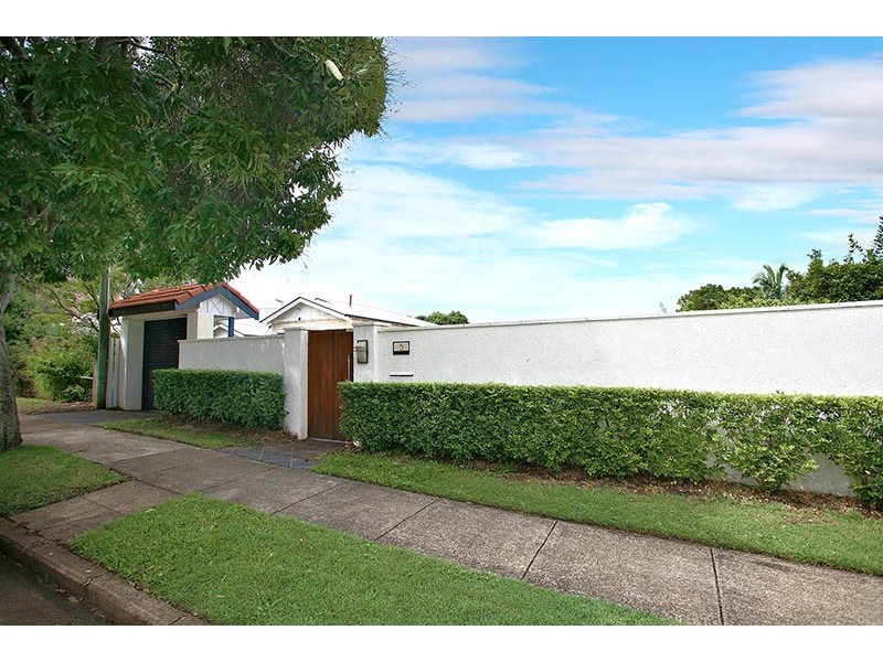 5 Charlton Street, Hamilton QLD 4007