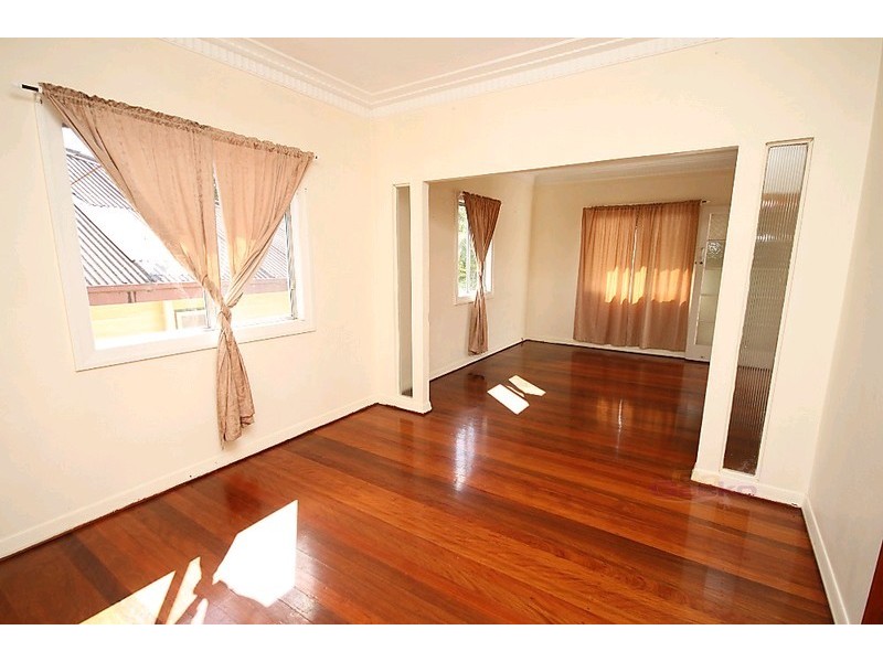 24 Railway Street, Nudgee QLD 4014