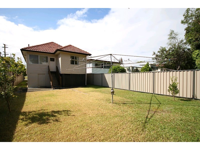 24 Railway Street, Nudgee QLD 4014