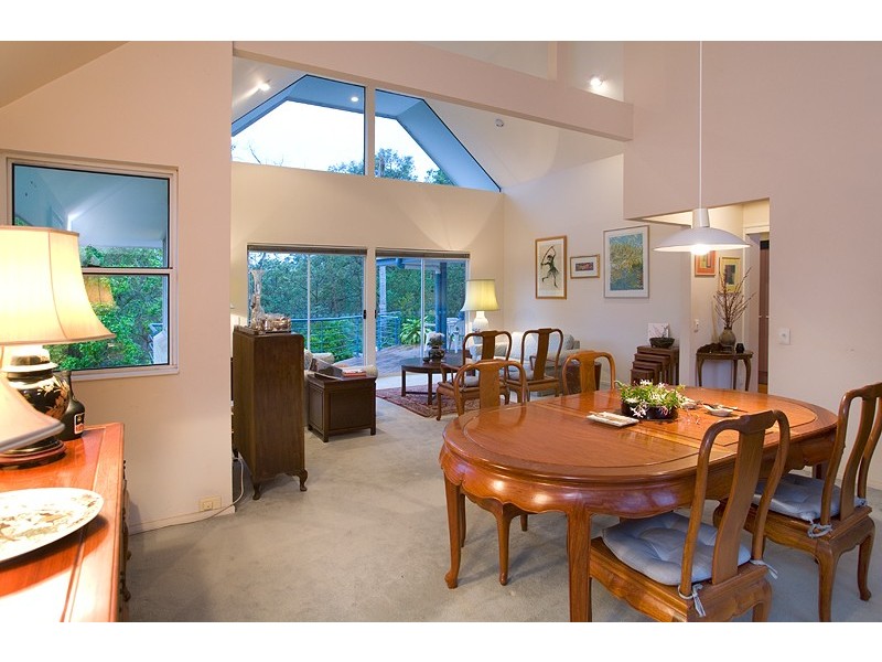 8 Satinwood Court, Bardon QLD 4065