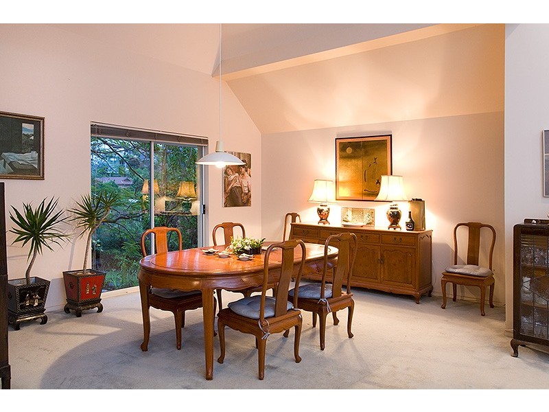 8 Satinwood Court, Bardon QLD 4065