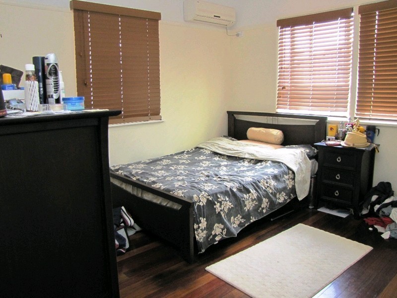 76 Redwood Street, Stafford Heights QLD 4053