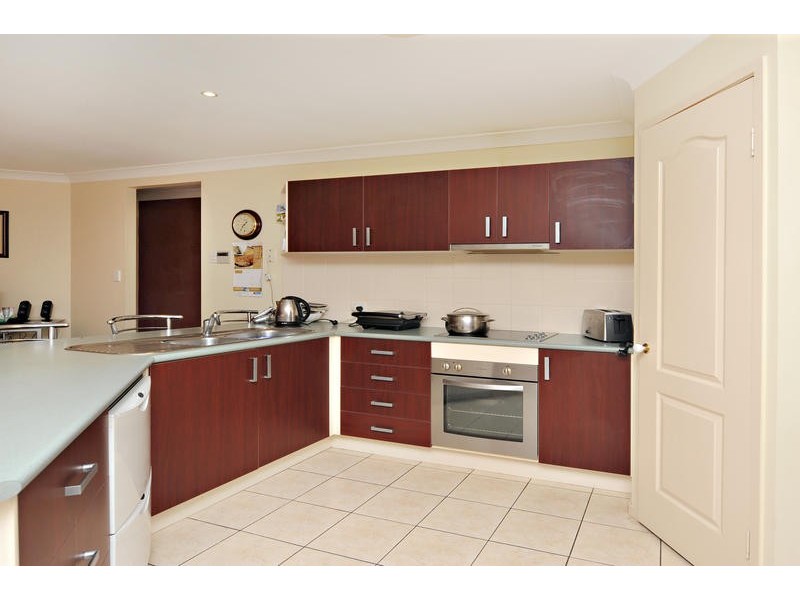 37 Morgan Road, Albany Creek QLD 4035