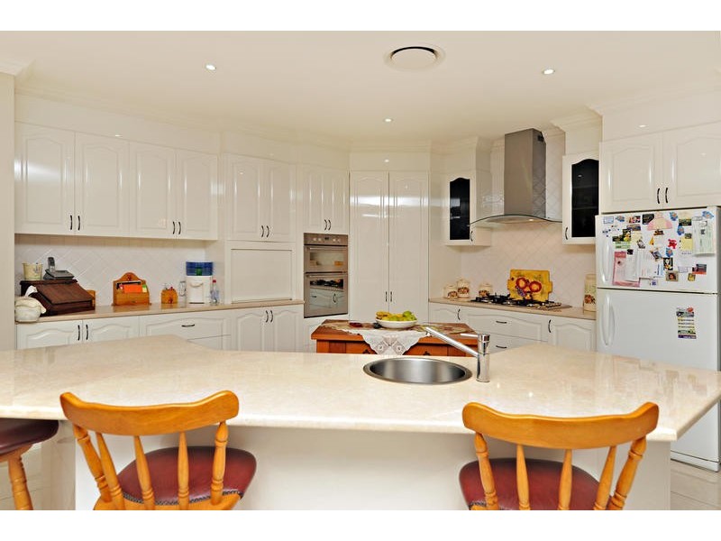 127 Corvus Drive, Cashmere QLD 4500