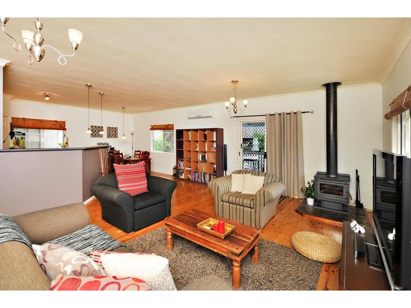 20 Granada Drive, Eatons Hill QLD 4037