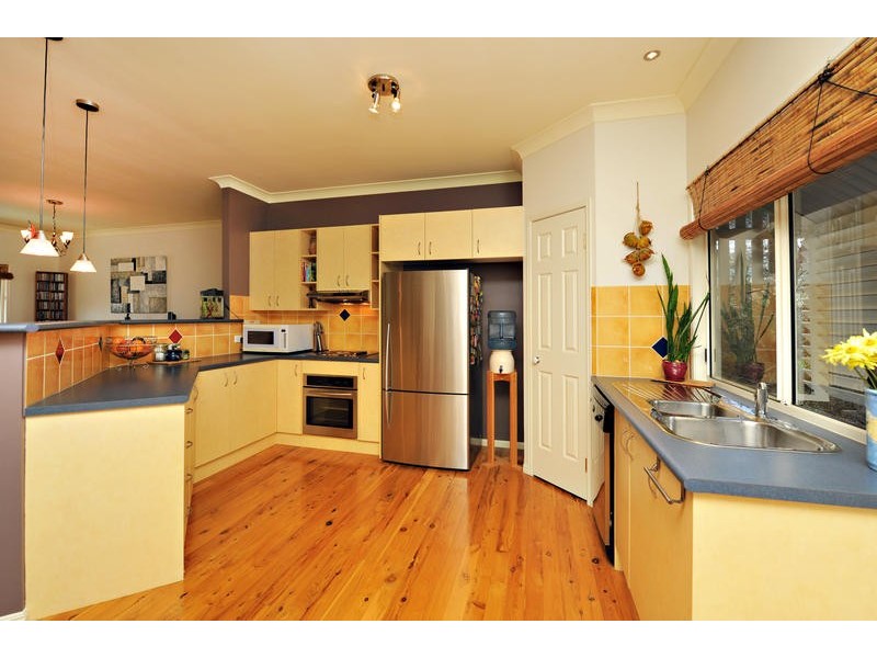 20 Granada Drive, Eatons Hill QLD 4037