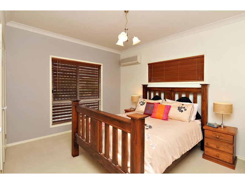 20 Granada Drive, Eatons Hill QLD 4037