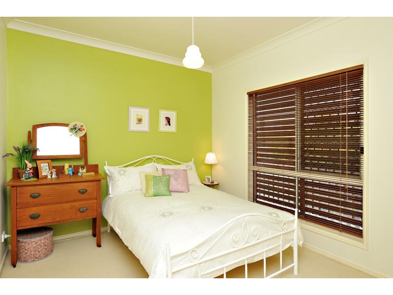 20 Granada Drive, Eatons Hill QLD 4037