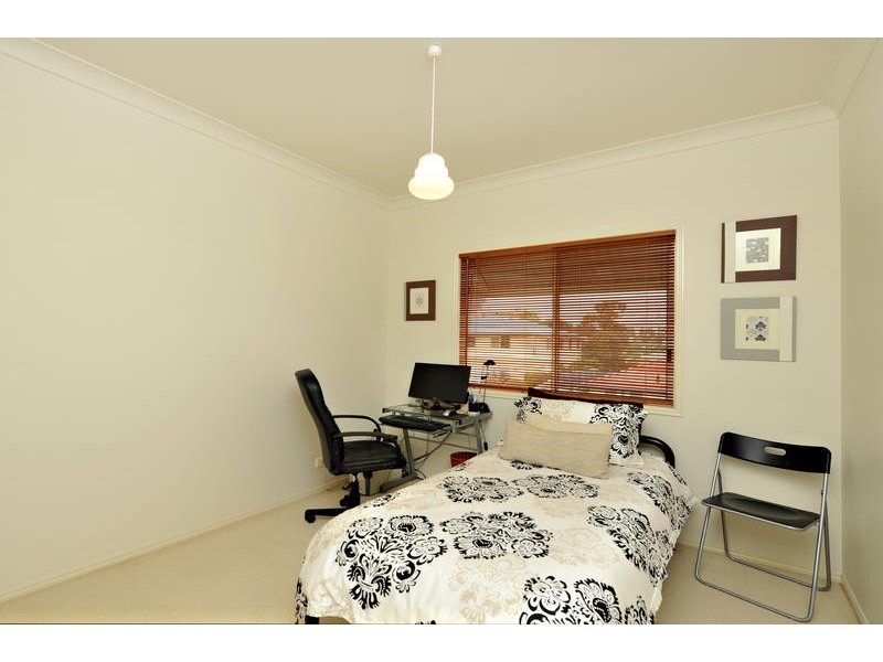 20 Granada Drive, Eatons Hill QLD 4037