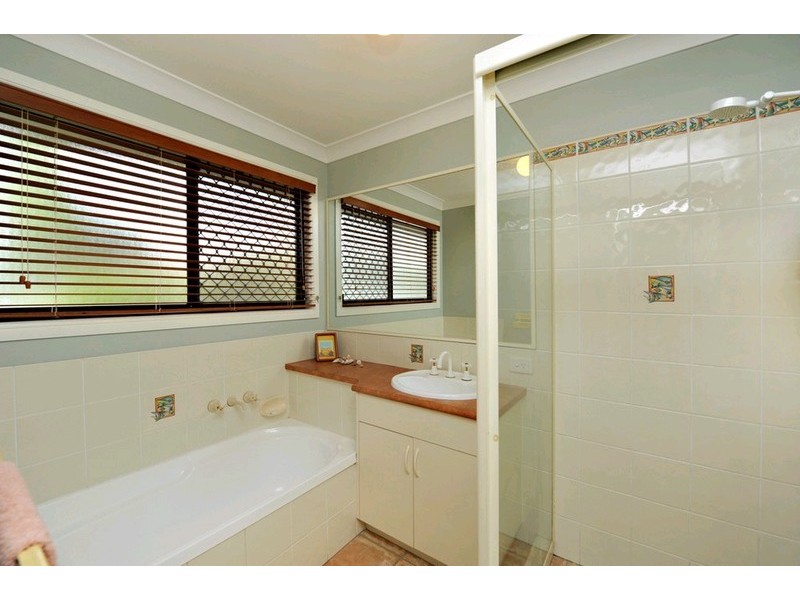 7 Ken Duncombe Drive, Cashmere QLD 4500