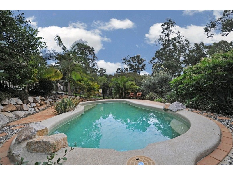 7 Ken Duncombe Drive, Cashmere QLD 4500