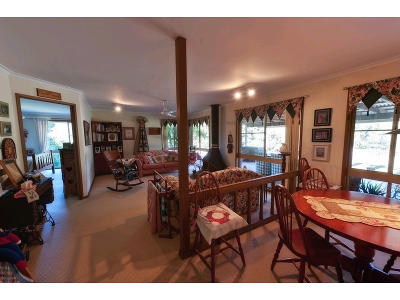 26 Garrawin Court, Clear Mountain QLD 4500