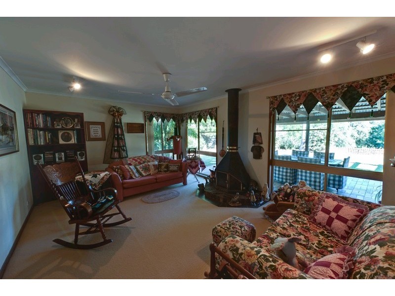 26 Garrawin Court, Clear Mountain QLD 4500