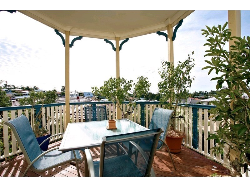 112 Saraband Drive, Eatons Hill QLD 4037