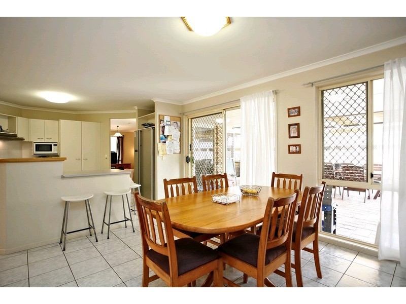 25 Atoll Crescent, Eatons Hill QLD 4037