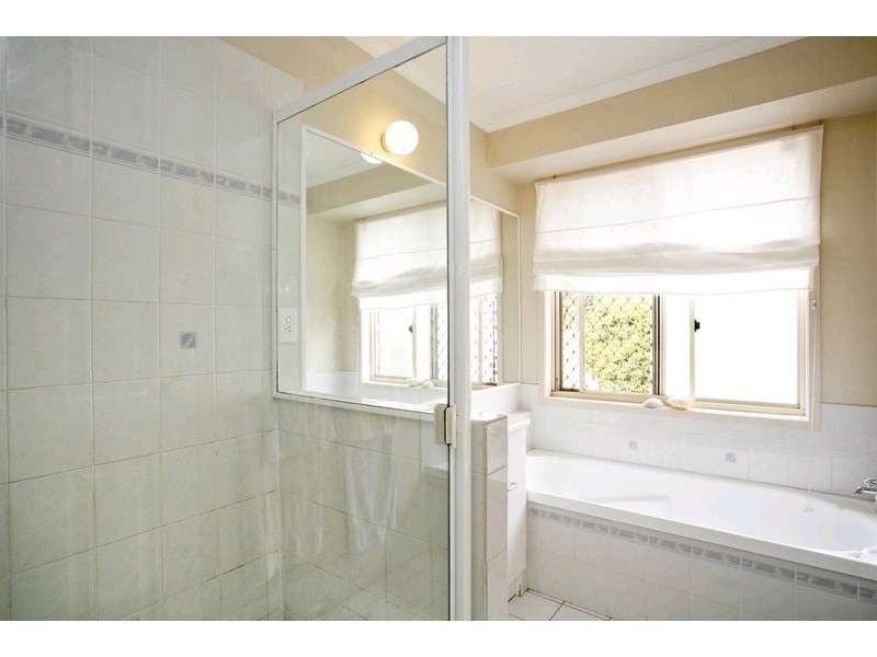 25 Atoll Crescent, Eatons Hill QLD 4037