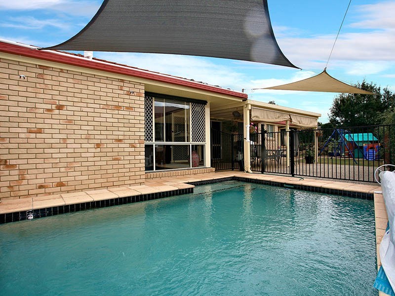 11 Wivenhoe Avenue, Albany Creek QLD 4035