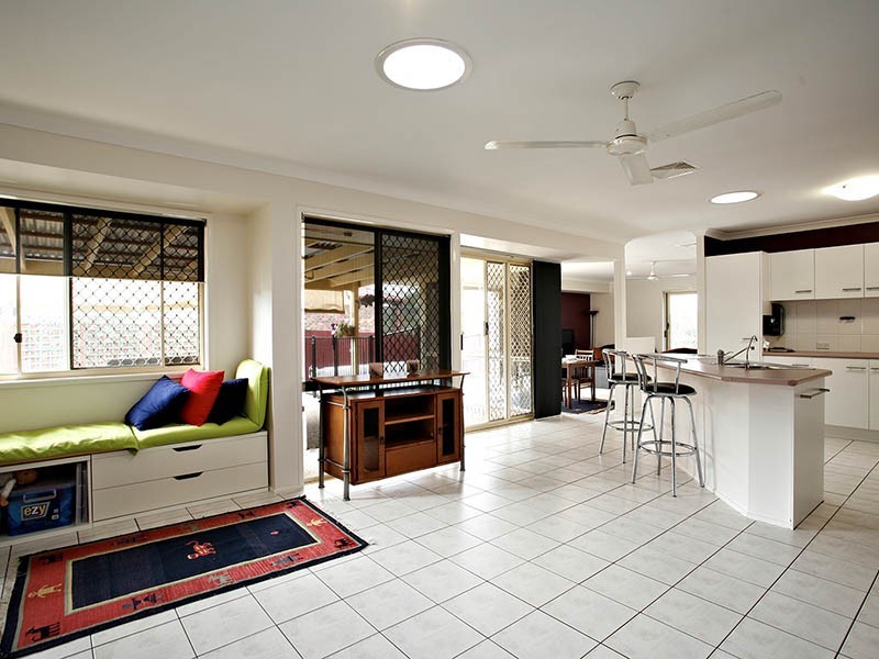 11 Wivenhoe Avenue, Albany Creek QLD 4035