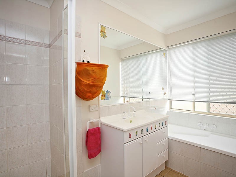 11 Wivenhoe Avenue, Albany Creek QLD 4035