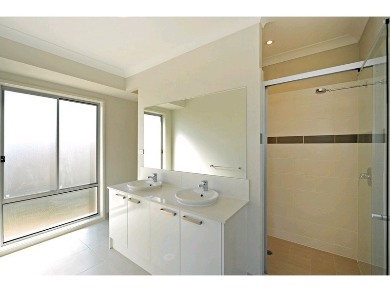 82 Corvus Drive, Cashmere QLD 4500