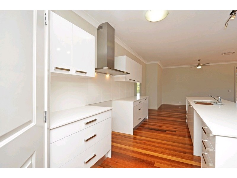 82 Corvus Drive, Cashmere QLD 4500