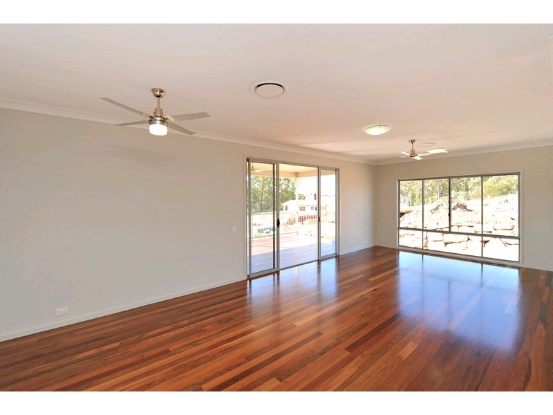 82 Corvus Drive, Cashmere QLD 4500