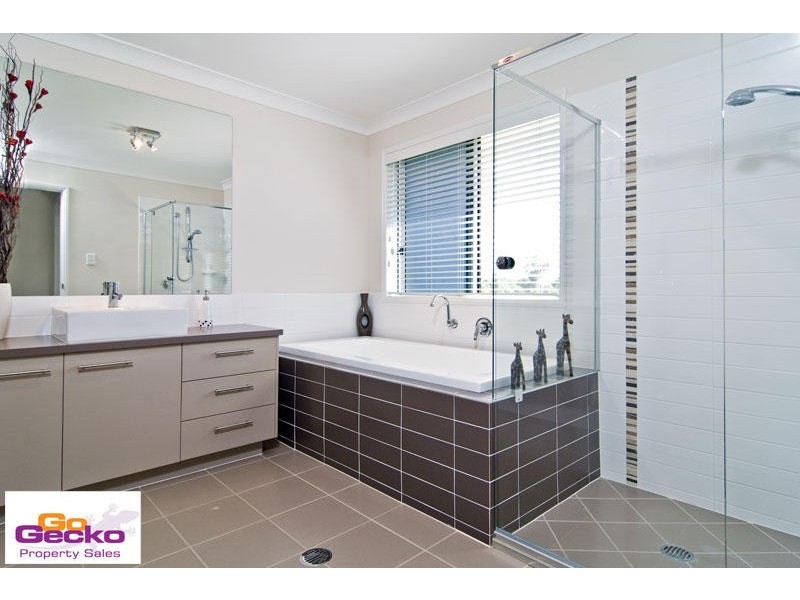 3 Trevor Place, Cashmere QLD 4500