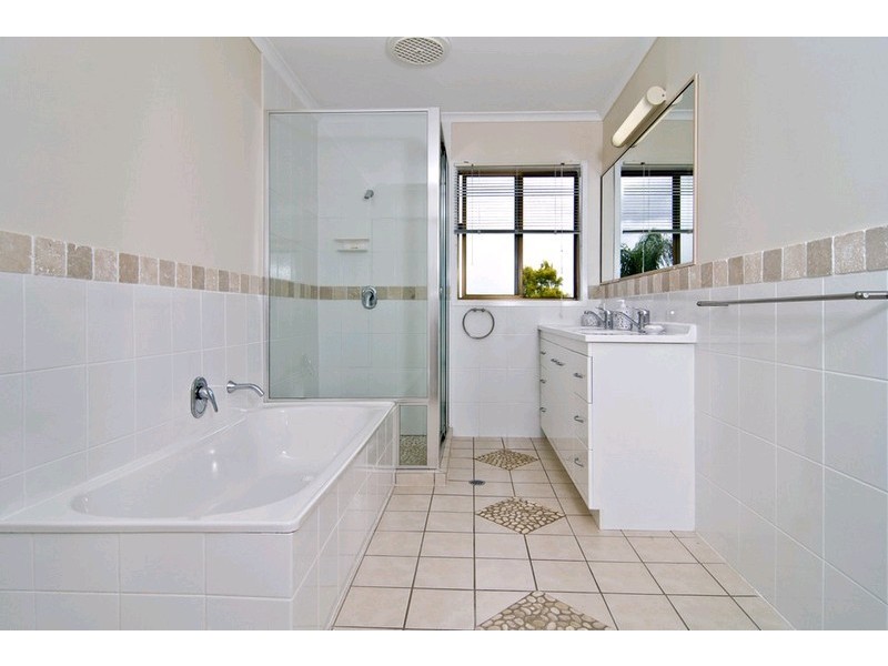 30 Pegasus Avenue, Eatons Hill QLD 4037