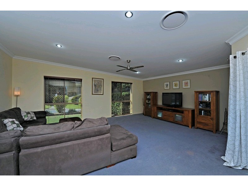 27 Talisman Court, Eatons Hill QLD 4037