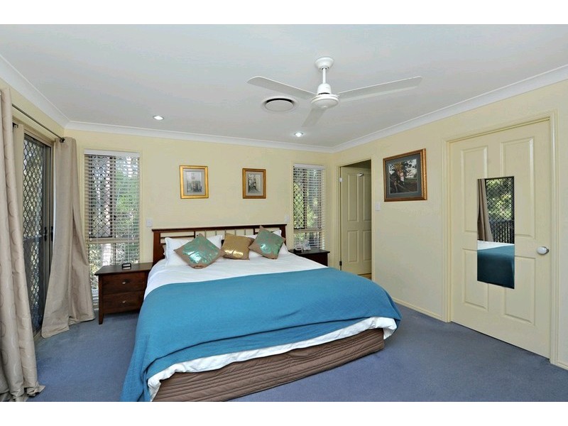 27 Talisman Court, Eatons Hill QLD 4037