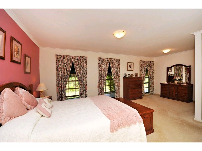 11 Barker Street, Cashmere QLD 4500